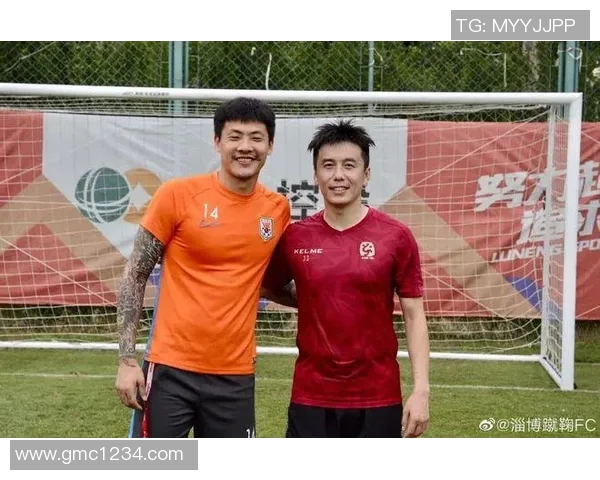 成都足球队在邀请赛中的默契配合与战术执行分析